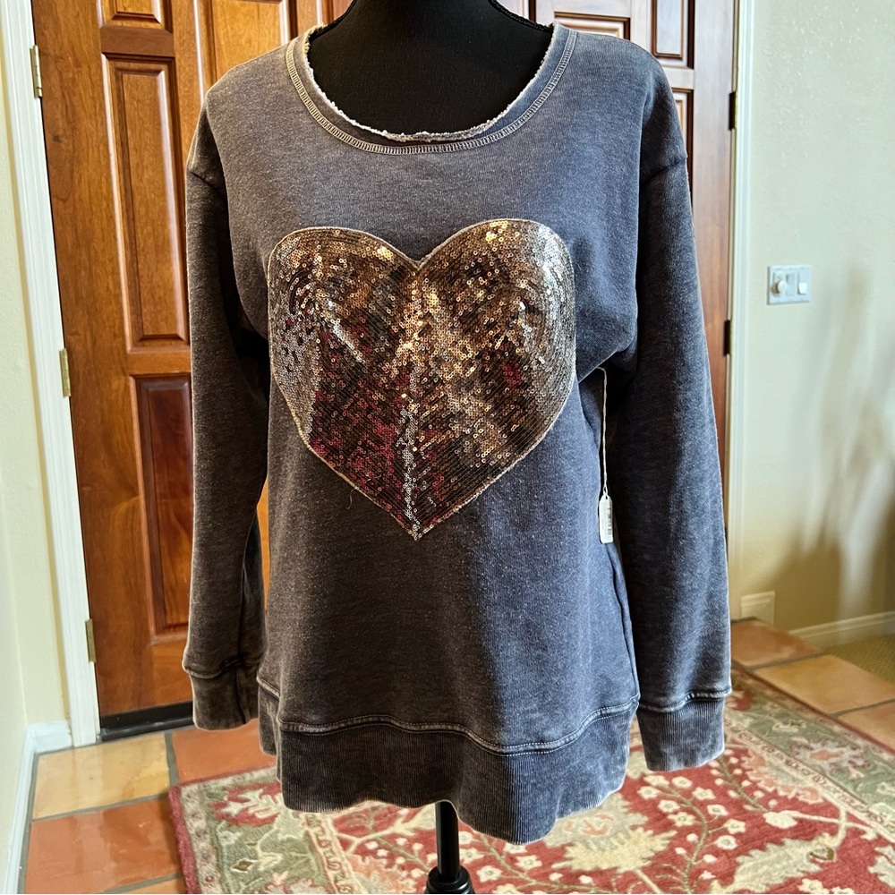 ALLEN ALLEN Blue Sweatshirt with sequin Heart Size Small